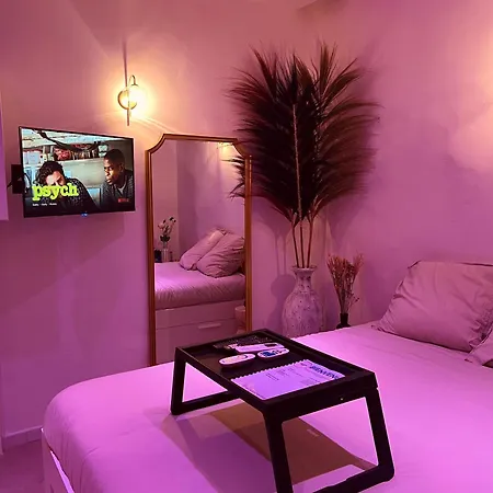 Les Nuits D'ina Apartment *